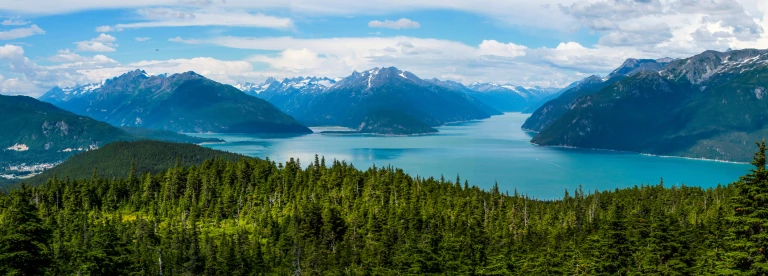 Alaskas inside passage eine der schoensten seestrassen der weltalaska fjordlandschaft shutterstock