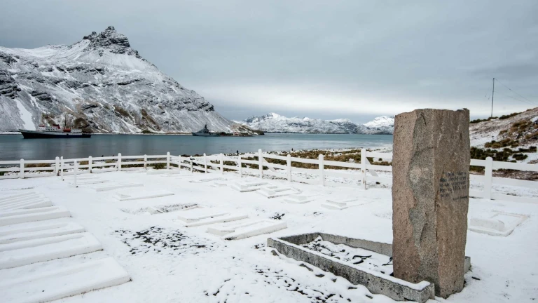 Der whisky im ewigen eis von sir ernest henry shackletongrytviken suedgeorgien shackleton grab