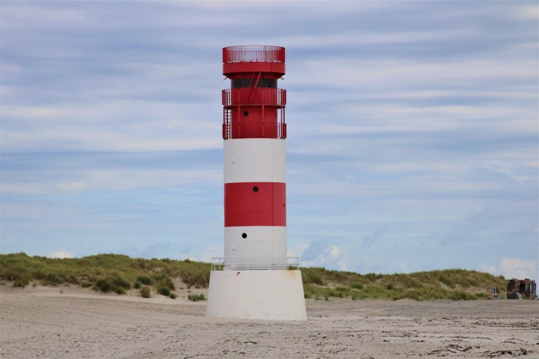 Expedition nordsee mit ms quest warum in die ferne schweifen wenn das gute liegt so nahhelgolaender duenel leuchtturm scaled