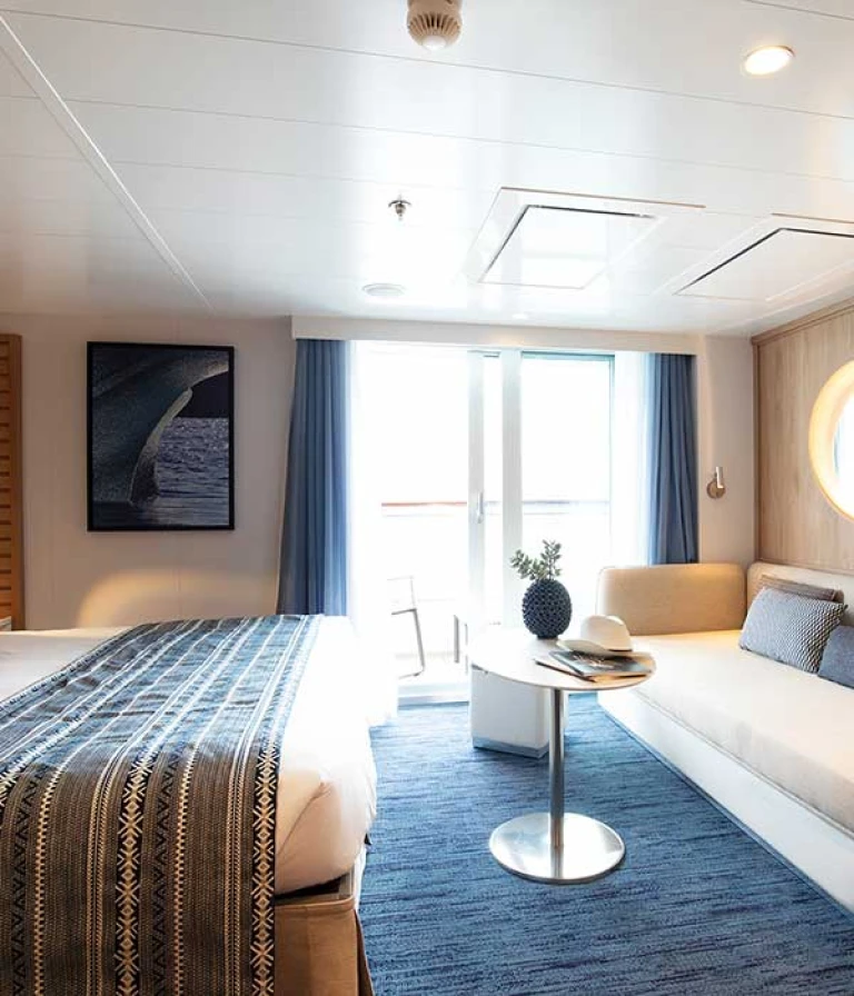 Le champlain deluxe suite deck 6le laperouse deluxe suite thumbnail@2x