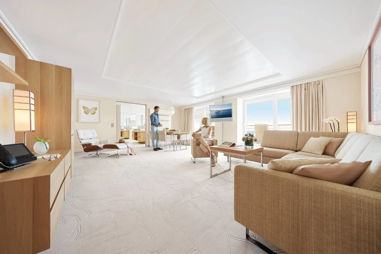 Ms europa 2 owner suite kat 11europa 2 owner suite people 300dpi7777 webdownload 1280