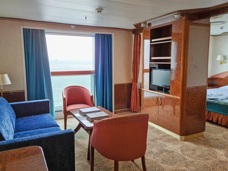 Ms hamburg hk12 zweibett suitems hamburg suite infinity balkon 01 scaled