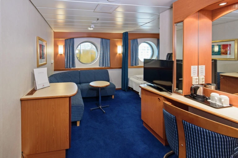 Ms trollfjord arktis superior aussenkabine kategorie qjms trollfjord arctic superior hgr 130096 1920 photo agurtxane concellon