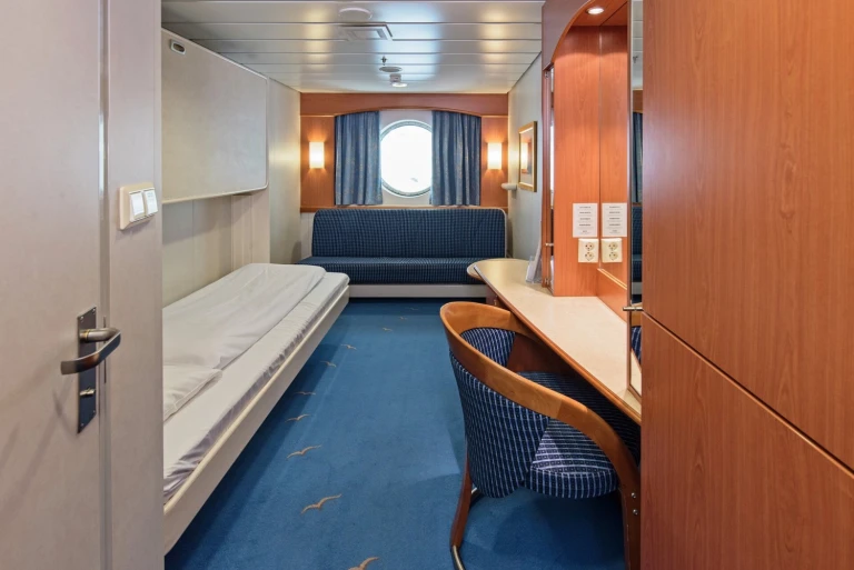 Ms trollfjord polar aussenkabine kategorie jms trollfjord polar outside hgr 130048 1920 photo agurtxane concellon