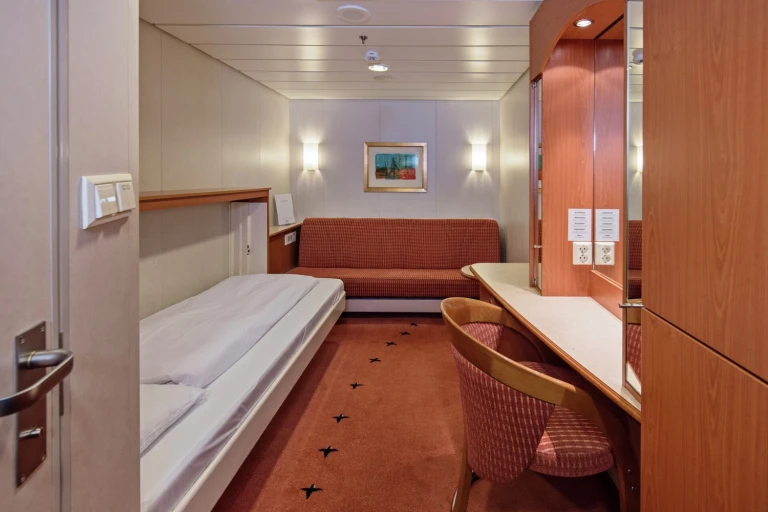 Ms trollfjord polar innenkabine kms trollfjord polar inside hgr 130045 1920 photo agurtxane concellon