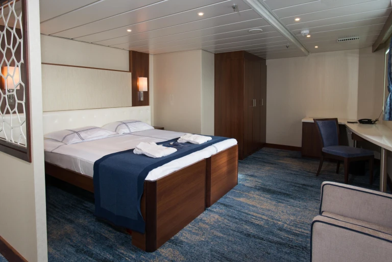 Ocean adventurer owners suitequark expeditions ocean adventurer owners suite cabin 511 8505 scaled