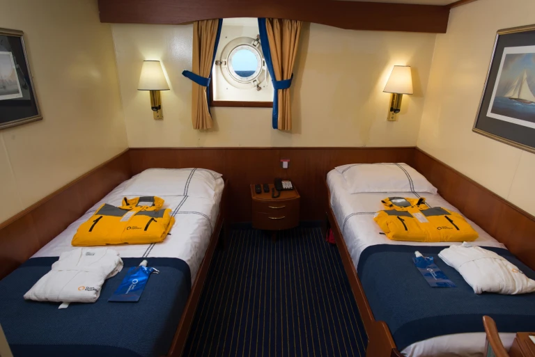Ocean adventurer zweibettkabine unterdeck mit bullaugequark expeditions ocean adventurer lower deck twin cabin 107 8776 scaled