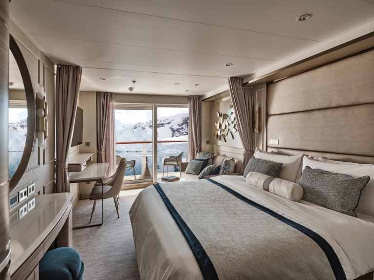 Silver endeavour deluxe veranda suitesilverendeavourverandasuitese0458 1