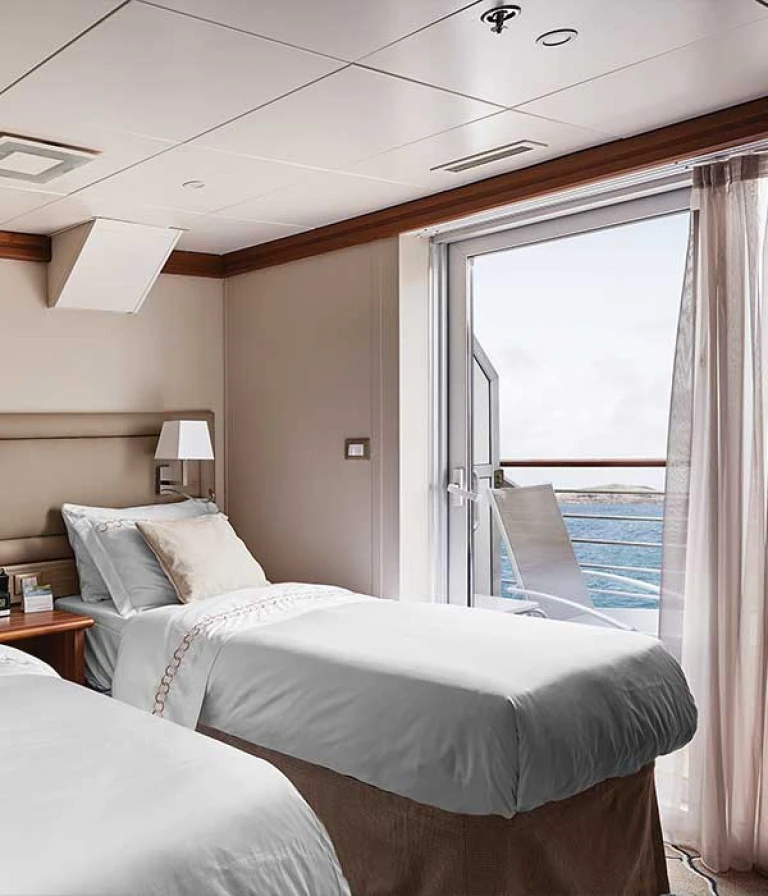 Silver explorer medallion suitesilver explorer medallion suite thumbnail@2x