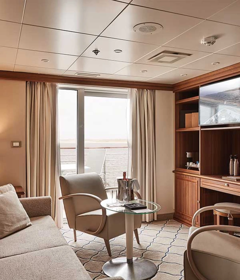 Silver explorer owners suitesilver explorer owner suite thumbnail@2x