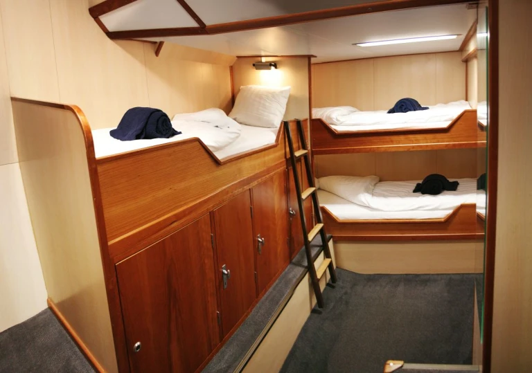 Sv rembrandt van rijn dreibettkabine mit bullaugesv rembrandt van rijn dreibettkabine mit bullauge