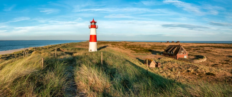 Leuchtturm auf der insel sylt shutterstock 1 1500x630
