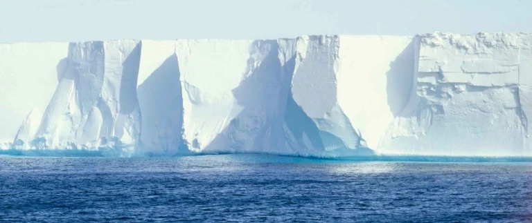 Antarktis und das weddellmeer mit scenic eclipseshelfeis rossmeer antarktis aspect ratio 1500 630