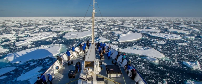 Auf den spuren von scott und shackleton rossmeer antarktis(c)sott ship 04393 min aspect ratio 1500 630 1696847393