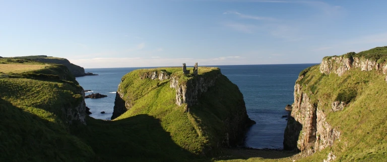 Die schottischen inseln von den hebriden bis zu den shetlandinseln kurs nordsupportitni  nordirland dunseverick 1234602 1920 aspect ratio 1500 630 3