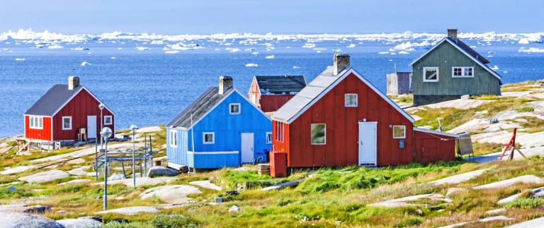 Diskobucht und inuit doerfershutterstock 589934555 2 scaled aspect ratio 1500 630 scaled