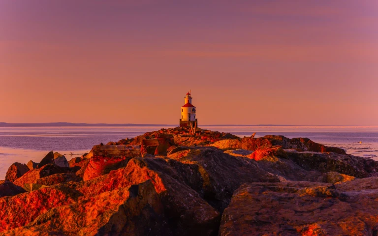 Eine reise auf den grossen seen mit smithsonian journeyslake superior leuchtturm