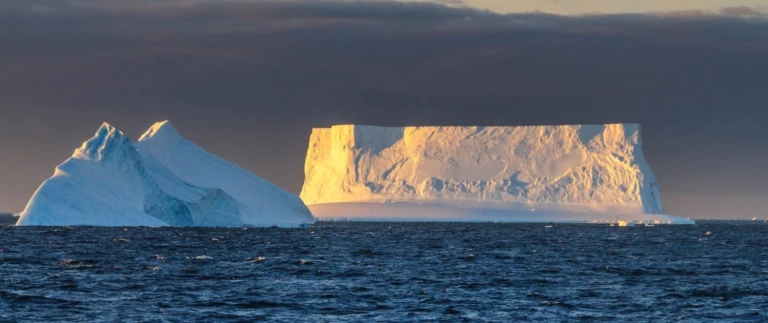Entdeckerkreuzfahrt antarktische halbinsel und das extreme weddelmeerweddelmeer eisberge aspect ratio 1500 630
