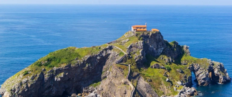 Europas inselwelten so nah so schoen so inspirierend mit hapag lloyd cruisesbilbao aspect ratio 1500 630