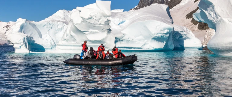 Expedition antarktis grosse expeditionsroute intensiv mit kap hoorn mit hapag lloyd cruisesshutterstock 1189889803 scaled aspect ratio 1500 630 8 scaled