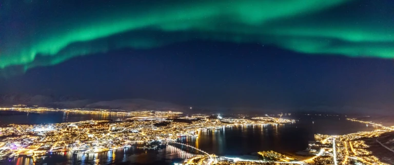 Expedition auf den spuren der postschiffroute wintershutterstock nordlicht tromso scaled aspect ratio 1500 630 scaled
