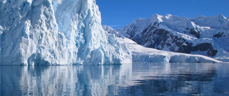 Expedition fuer echte antarktis entdecker mit albatros expeditions ocean victory oder ocean albatrosshutterstock 443976169 scaled aspect ratio 1500 630 scaled