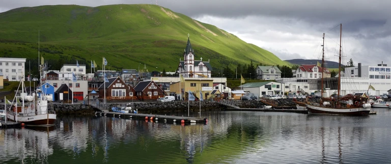 Expedition island und faeroeer inselnancca husavik 1601646 1920 aspect ratio 1500 630 1