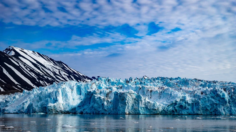 Expedition norwegen island und spitzbergengletscherkante spitzbergen