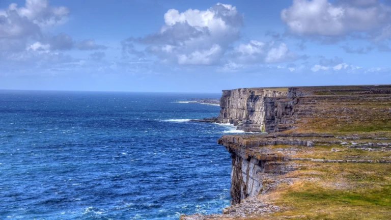 Expedition rund um irland die irische seele rau wild und geheimnisvoll hanseatic nature von porto nach dublinaran islands