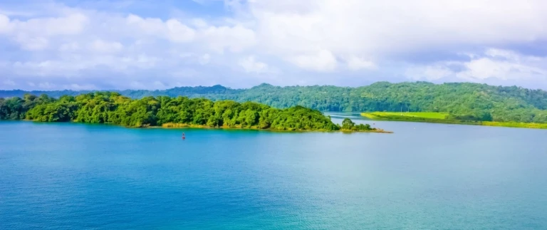 Expedition suedamerika mit panamakanal schaetze geheimnisvoller oekosysteme hanseatic inspiration von colon nach valparaisopanama aspect ratio 1500 630