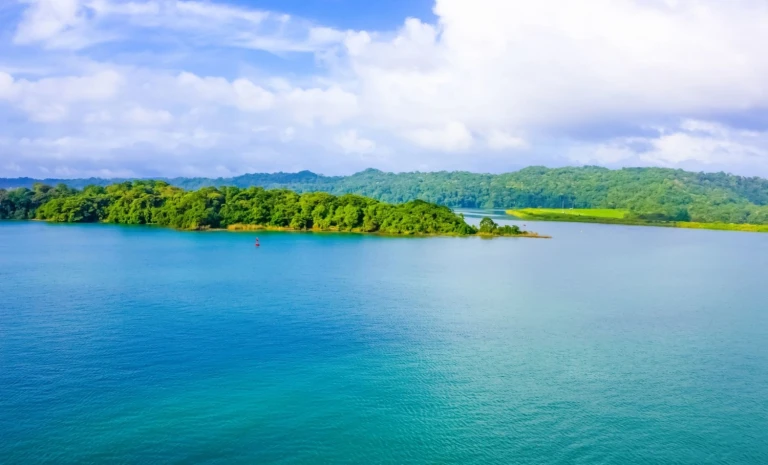 Expedition suedamerika mit panamakanal schaetze geheimnisvoller oekosysteme hanseatic inspiration von colon nach valparaisopanama