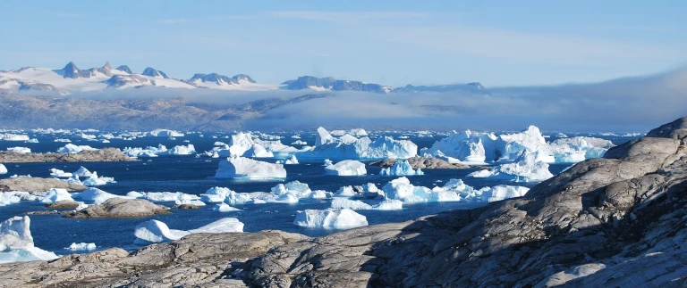 Expedition west und ostgroenland nordisches erbe aus eis und fels hanseatic spirit von kangerlussuaq nach hamburggreenland 3921352 1920 aspect ratio 1500 630