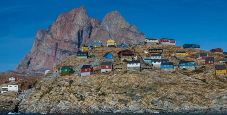 Expeditionskreuzfahrt zur diskobucht und nach uummannaqshutterstock 1397833259