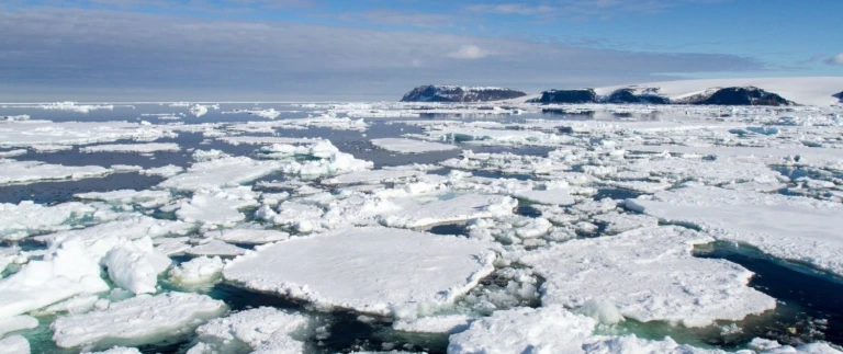 Fruehling mit den inuit am rande des scoresbysundspackeis aspect ratio 1500 630