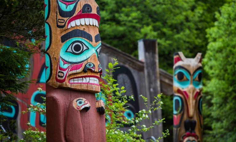 Grandiose wildnis in alaskatotem ketchikan alaska shutterstock