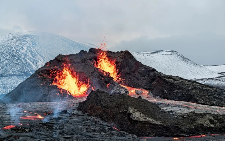 Island umrundung und ueberquerung des polarkreises scenic eclipsefagradalsfjall 1