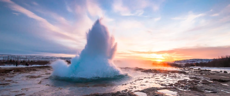 Island und groenland expeditions seereise in die arktisshutterstock 364612373 1 scaled aspect ratio 1500 630 1 scaled