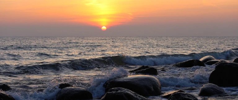 Kurzreise norddeutschland kuestengeschichten an ost und nordsee hanseatic inspiration von hamburg nach hamburgsunset 3310058 1920 aspect ratio 1500 630 1