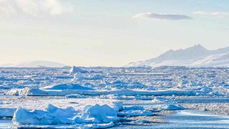 Mawsons antarktis entlang der ostkueste mit scenic eclipserossmeer antarktis