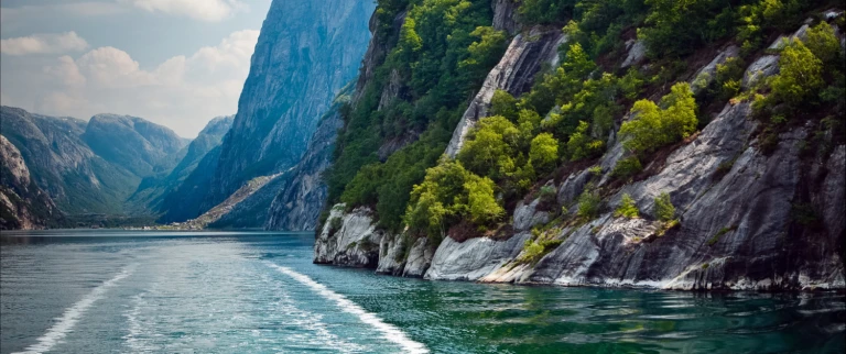 Norwegen von der skandinavischen halbinsel in die hocharktisshutterstock 233087611 1 scaled aspect ratio 1500 630 scaled