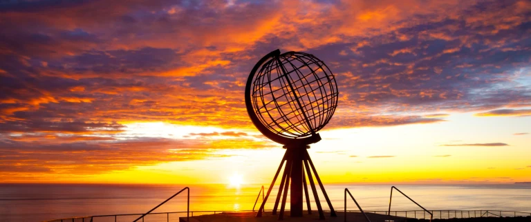 Norwegens fjorde und spitzbergennordkap norwegen shutterstock aspect ratio 1500 630 1