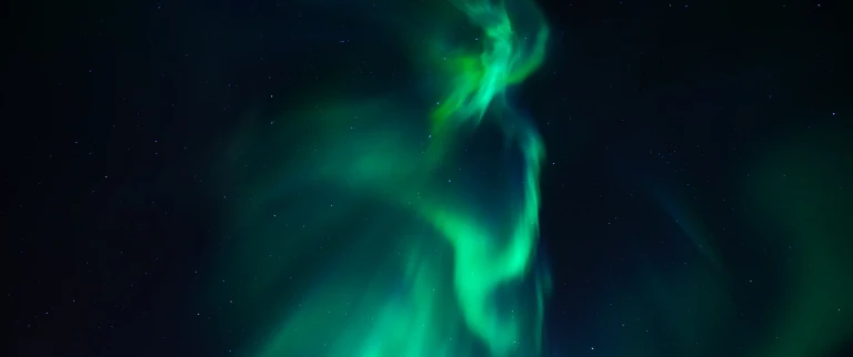 Ost groenland scoresbysund nordlichtnordlichter hans braxmeier aspect ratio 1500 630 3