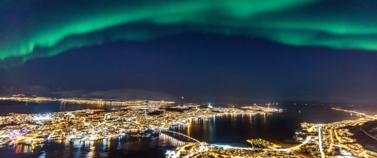 Polarlichter vom nordkap bis zu den lofotenshutterstock nordlicht tromso scaled aspect ratio 1500 630 scaled