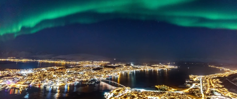 Polarlichtjagd in norwegen inside passage bis zum nordkapshutterstock nordlicht tromso scaled aspect ratio 1500 630 scaled