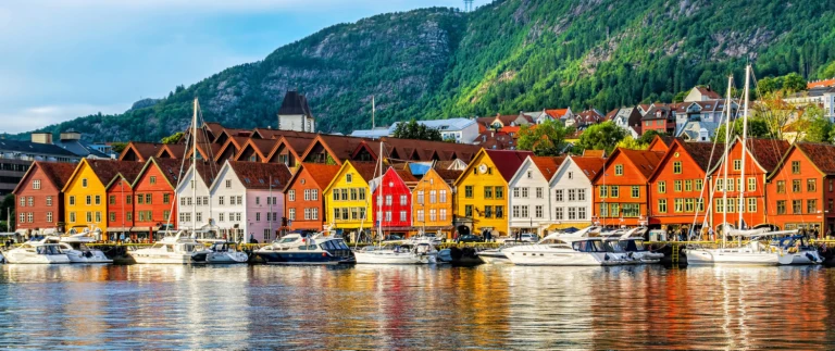 Silversea norwegens fjordebergen bryggen norwegen scaled aspect ratio 1500 630 scaled