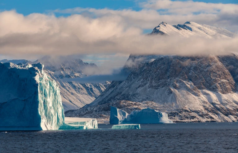 Spitzbergen nord ostgroenland nationalpark eisberge fjorde eisbaeren und die arktische tierweltnordwestfjord ostgroenland 1