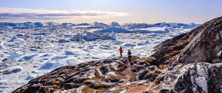 Westgroenlaendische eis odyssee gletscher und eisberge quark expeditions ultramarineimg 2494 scaled aspect ratio 1500 630 2 scaled