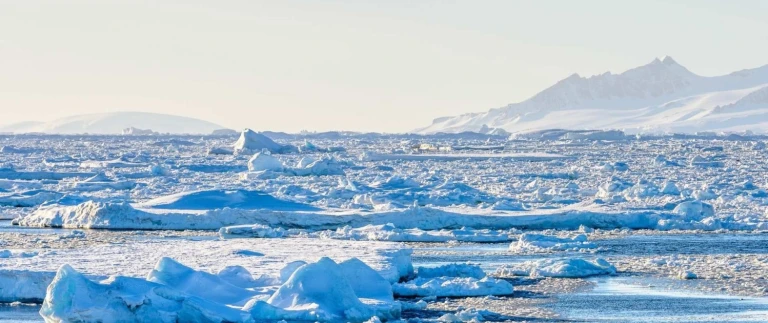 Zwischen zwei kontinenten unerforschte gebiete der antarktisrossmeer antarktis aspect ratio 1500 630