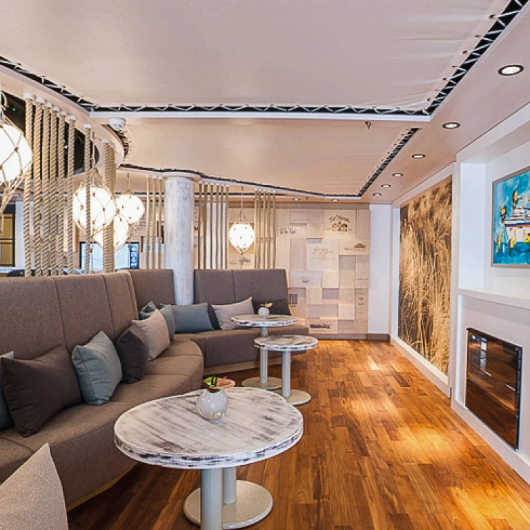 Europa 2europa2 sansibar 2 560x490 aspect ratio 295 295