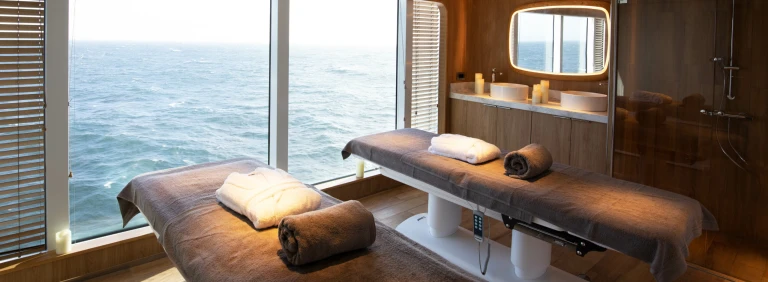 Le champlain8x8a0691 shooting laperouse spa 787 258 scaled aspect ratio 600 220 4 scaled